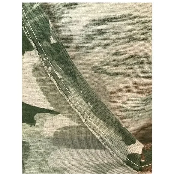 Anthro T.la Soft Cotton Floral Camo Top Vneck Sz XS - Picture 5 of 11